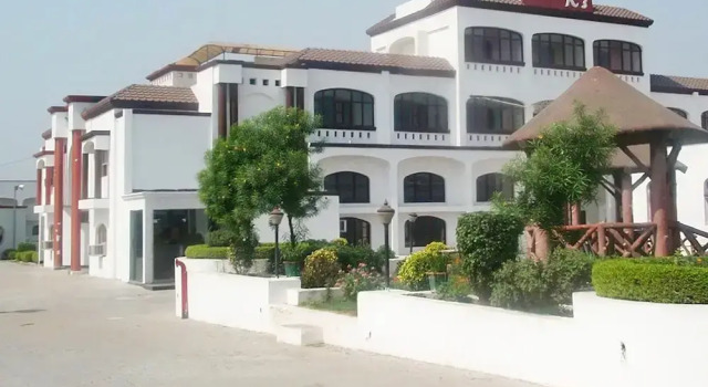 OYO 19374 Hotel K-town, Забронировать Отель Карнал Национальный столичный округ Дели