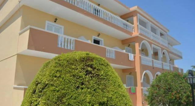 Derekas Studios & Apartments