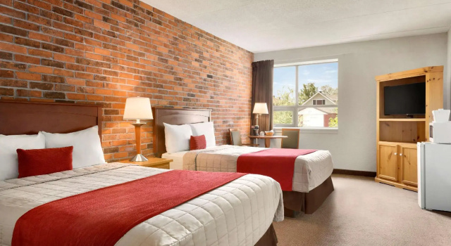 Четырёхместный номер Standard Travelodge by Wyndham North Bay Lakeshore