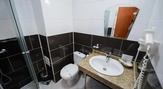 Standardní Dvoulůžkový s manželskou postelí pokoj s balkonem Holiday Olimp Hotel