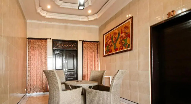 OYO 90653 Balisee Guesthouse Kedonganan, Boek Hotel Hotels in Kedonganan met parkeren, Parkeren
