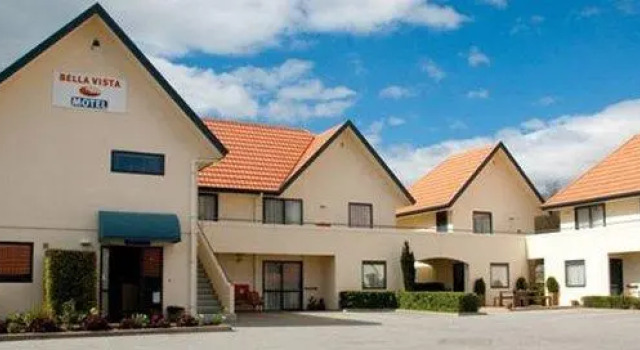 Кровать в общем номере Bella Vista Motel Lake Wanaka