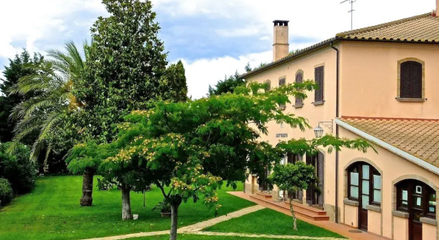 Agriturismo SantUberto, Забронировать Отель Отели Кастаньето-Кардуччи с парковкой, Парковка