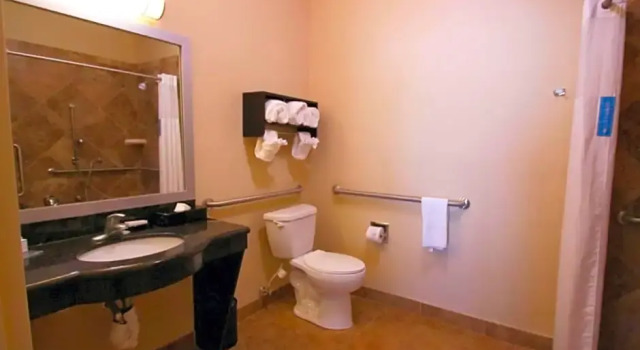 Трёхместная студия Hampton Inn & Suites Jacksonville Beach Boulevard/Mayo Clinic