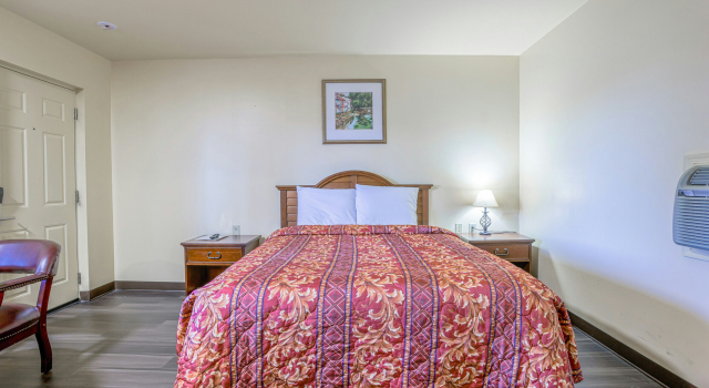 Whispering Pines by Hotel O White stone VA, Book Hotel White Stone Virginia