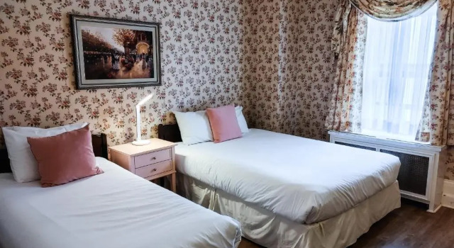 Трёхместный номер Standard Le Chateau de Pierre