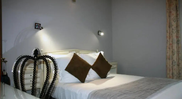 Номер Standard Hôtel Henry II Beaune Centre