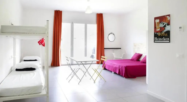 Кровать в общем номере Meet Gardalake Hostel
