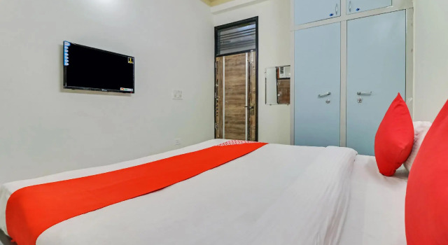 OYO Flagship 76142 Sweet Home