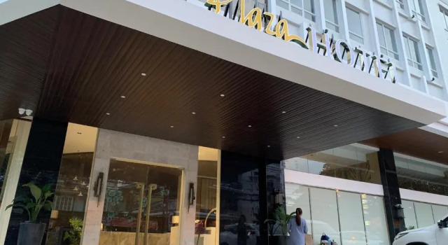 J7 Plaza Hotel, Забронировать Отель Отели Илоило с бассейном, рядом с Конгресс-центр Илоило, Бассейн