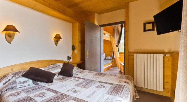 Четырёхместный номер Standard Logis Hotel & Spa Beau-Site