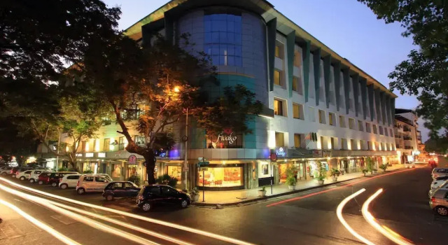 Hotel Aajura, Varaa Hotelli Hotellit Panaji pysäköinnillä, Pysäköinti