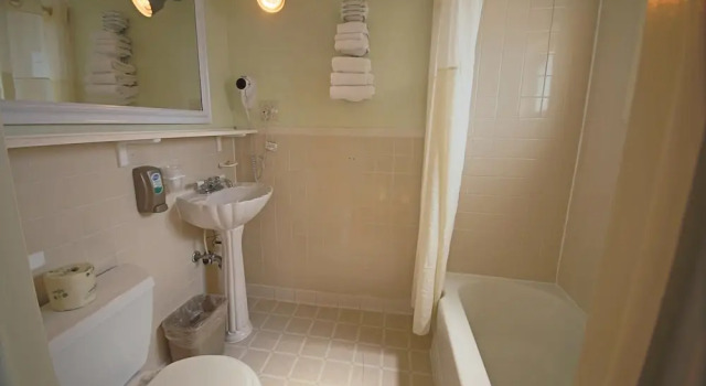 Четырёхместный номер Standard Plim Plaza Hotel