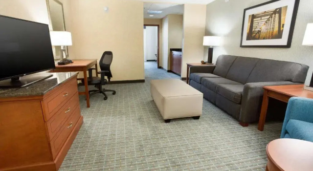 Люкс Drury Inn & Suites Grand Rapids