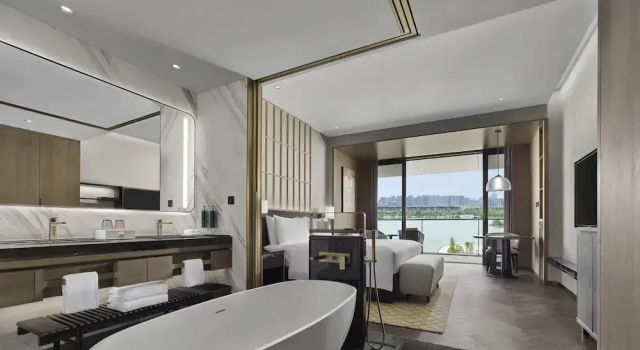 Двухместный номер с балконом Hilton Changshu