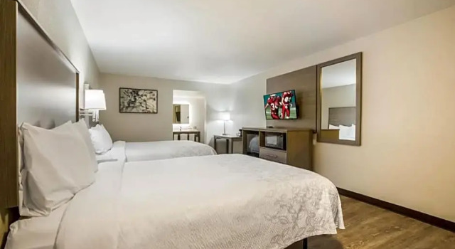 Шестиместный семейный люкс Days Inn by Wyndham Chula Vista-San Diego