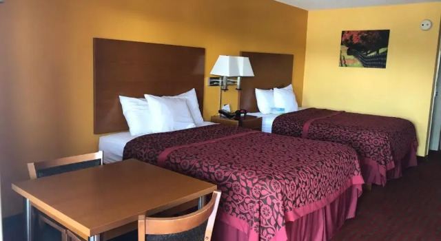 Четырёхместный номер Standard Days Inn by Wyndham Franklin