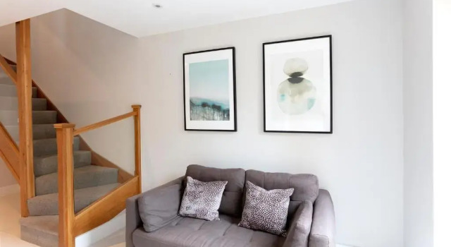 Коттедж Immaculate Central Windsor Town House with parking