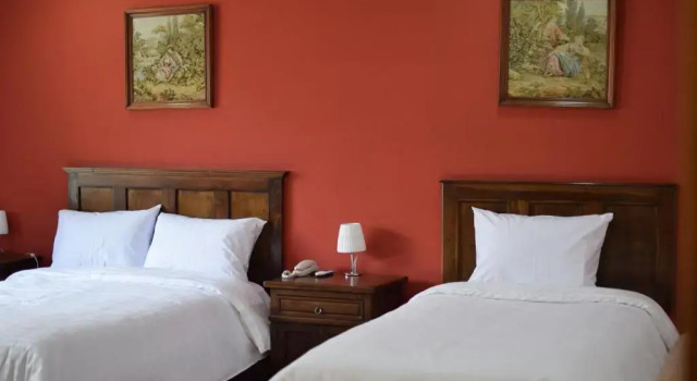 Camera tripla Standard Hotel Ambassador