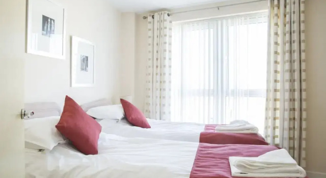 Centrium Woking Apartment A, Забронировать Апартаменты/квартира Апартаменты Западного Суссекса, Апартаменты/квартира