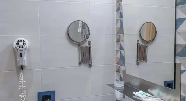 Четырёхместный номер Superior с балконом Color Hotel Rimini