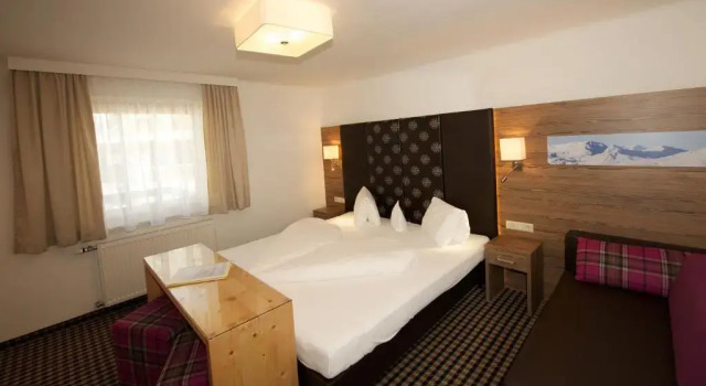 Трёхместный номер Standard с балконом Hotel Tristkogel