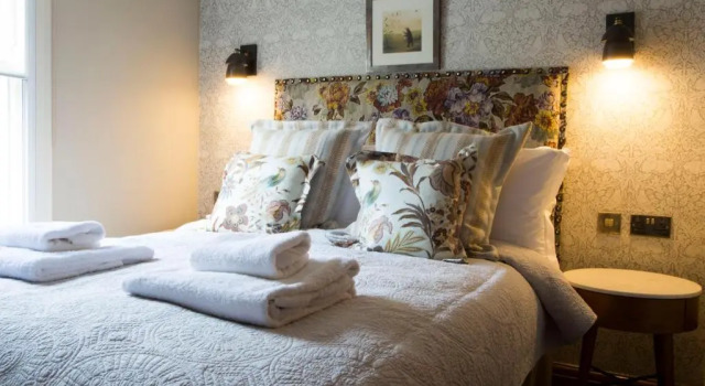 The Legh Arms Prestbury, Book Hotel Prestbury Cheshire