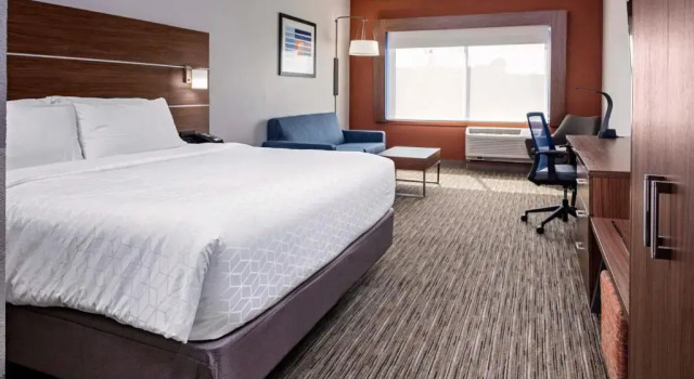 Шестиместный люкс Holiday Inn Express & Suites - Madison by IHG