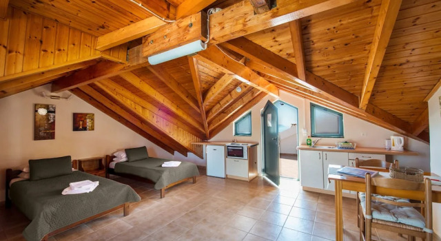 Студия Theros Retreat