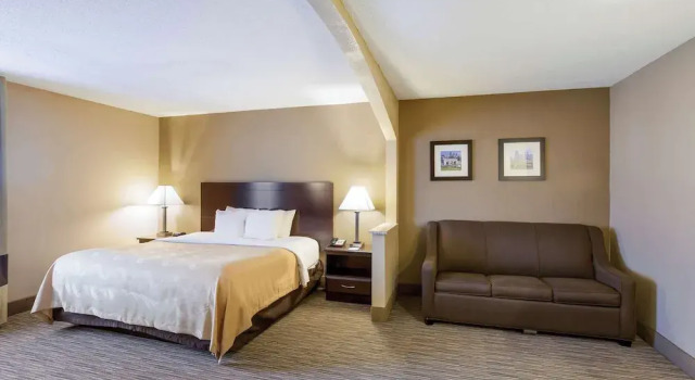 Двухместный люкс c 1 комнатой Quality Inn I-70 Near Kansas Speedway