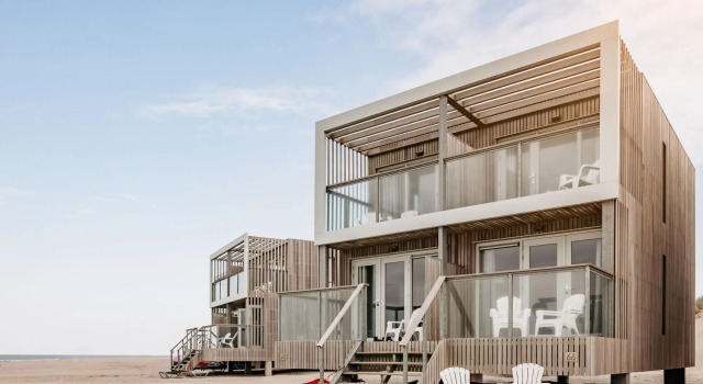 Beach House in a Dream Location on the Beach, Забронировать Отель Отели Южной Голландии с парковкой, Парковка