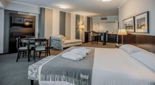 Номер Deluxe Plaza Real Suites Hotel