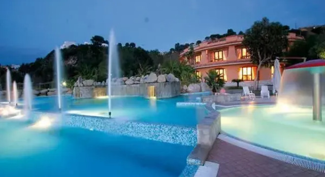 Sole Mare Hotel, Book Hotel Brivadi 