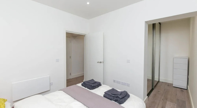 Deluxe Heathrow Apartments & Parking