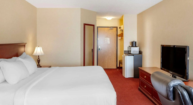 Quality Inn & Suites Edmonton International Airport, Rezervovat Hotel Wellness hotely v Nisku, SPA