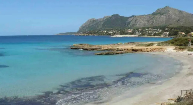 Huoneisto Aquamarina Beach