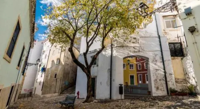 Little River View Triplex in Alfama