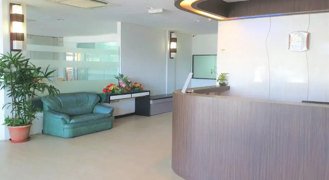 Seaview Business Inn, Rezerwuj Hotel Hotele w Sarawak z parkingiem, Parking