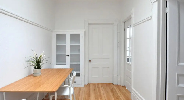 Artistic 1BR in Trendy Plateau by Namastay, Rezervovat Hotel Montreal Quebec