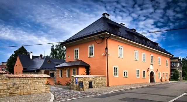 Zamek Zabreh, Book Hotel Hoteller i Ostrava med parkering, Parkering