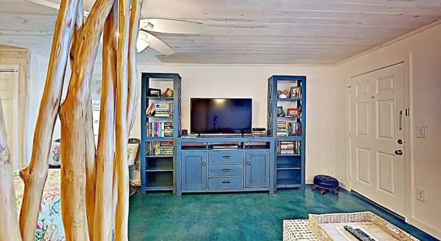 115 Sea Breeze Salty Sea Suite - One Bedroom Condo