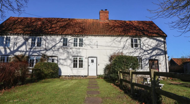 2 Greensleeves, Benhall