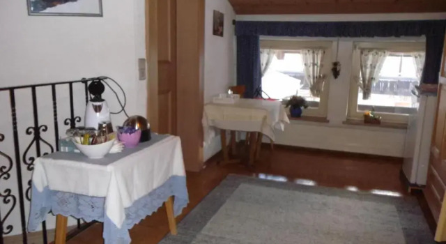 Landhaus Krinnenspitze, Rezervovat Rekreační dům Hotely v Tyrolsko se snídaní, Snídaně