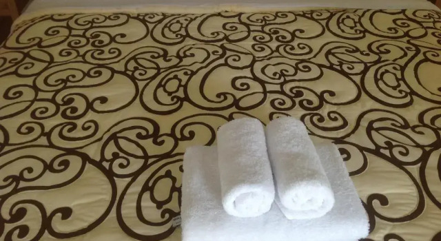 Suka's House Bed & Breakfast, Book Hotel Ubud Gianyar