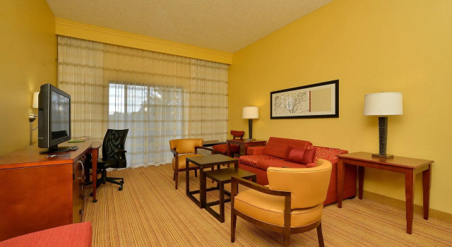 Люкс Courtyard by Marriott Bentonville