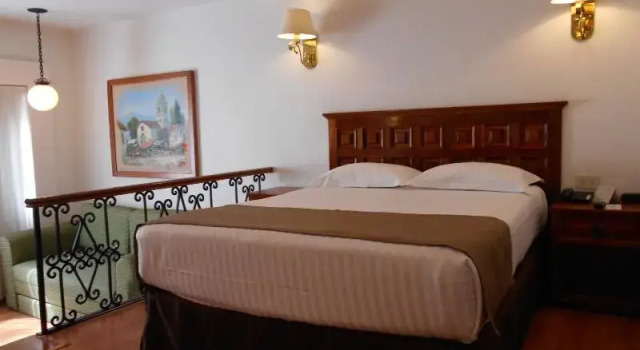 Двухместный номер Standard с балконом Hotel de Mendoza