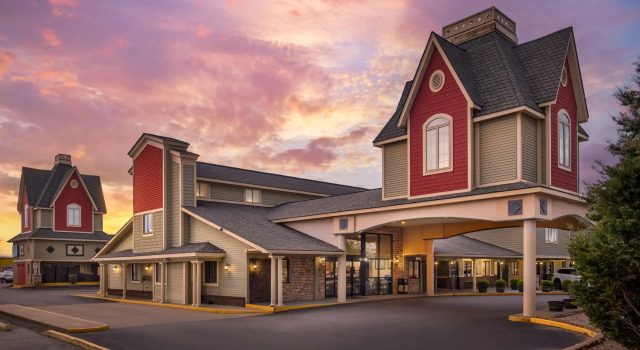 Best Western Green Tree Inn, Забронировать Отель Кларксвилл Louisville Metropolitan Area