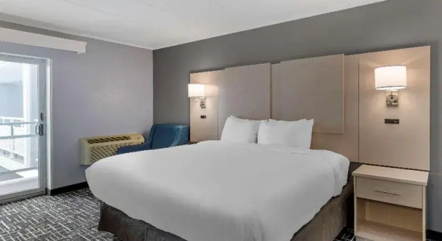 Двухместный номер Standard с балконом Comfort Inn Hyannis - Cape Cod
