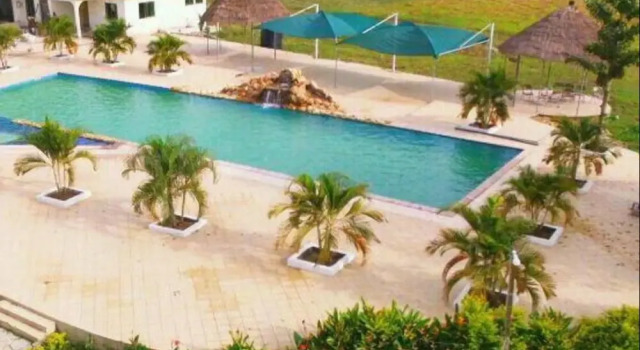 Majestic Ville Hotel Resort, Забронировать Курортный отель Отели Миссахое с бассейном, Бассейн