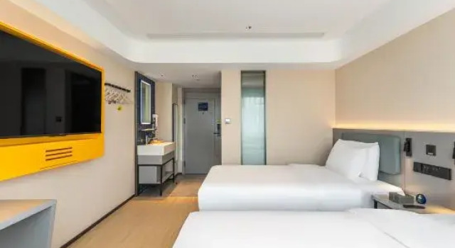 Кровать в общем номере 7Days Inn Youpin Premium Hotel (Kunming Railway Station)